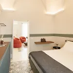 Exclusive 2bds Palace With Sea-view Terrace And Jacuzzi Tubs דירה אוסטוני