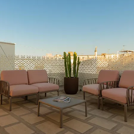 Exclusive 2bds Palace With Sea-view Terrace And Jacuzzi Tubs דירה אוסטוני